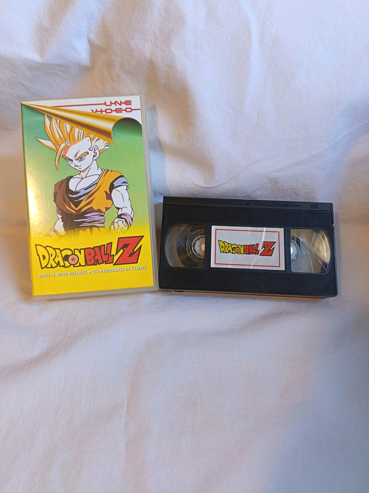 Cassette VHS Dragon Ball Z et sa jaquette, testée OK