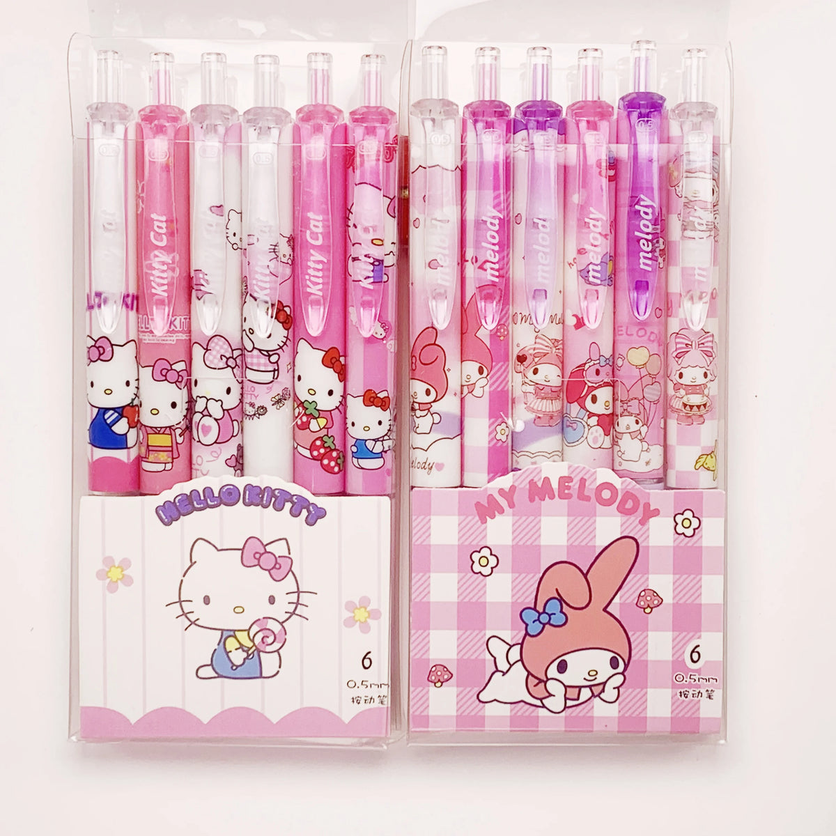 Détail des motifs Hello Kitty sur les stylos de la Cartoon Series