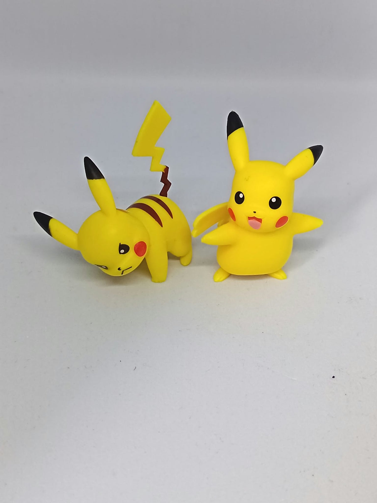 Lot de 2 figurines Pikachu Pokémon de 3,5cm