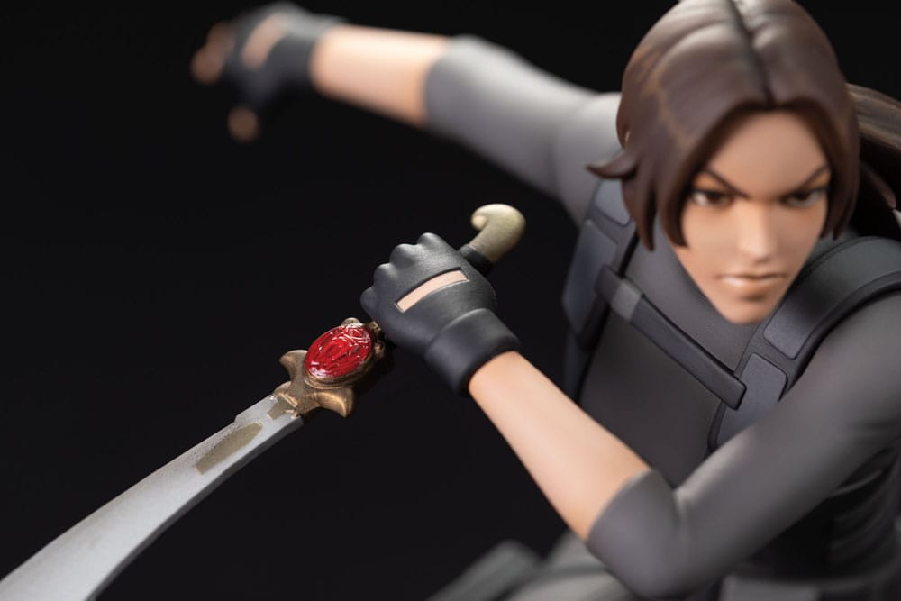 TOMB RAIDER The legend of Lara Croft Statuette 19cm