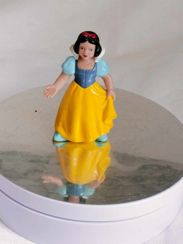 figurine-blanche-neige