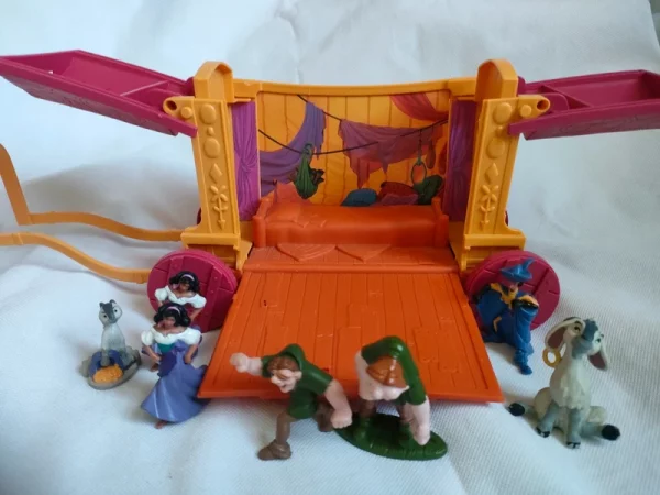 Lot jouets Le bossu de notre dame – Image 9