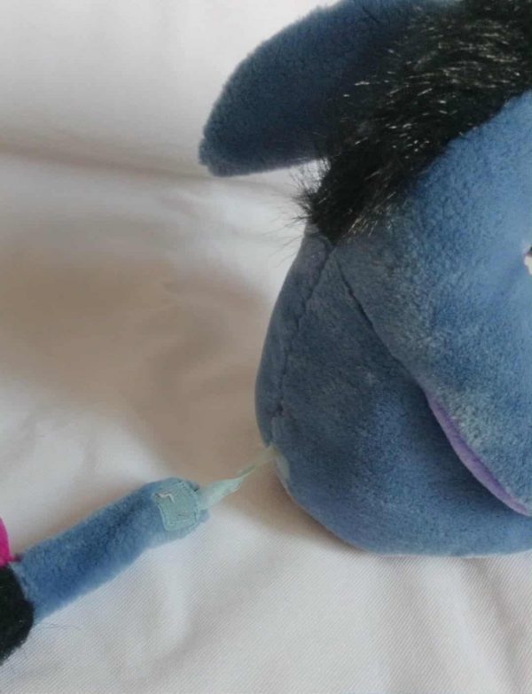 PELUCHE BOURRIQUET - WINNIE L'OURSON – Image 3
