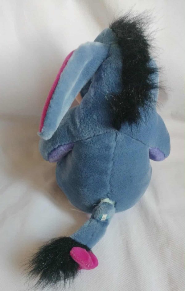 PELUCHE BOURRIQUET - WINNIE L'OURSON – Image 2