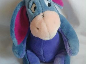 PELUCHE BOURRIQUET - WINNIE L'OURSON