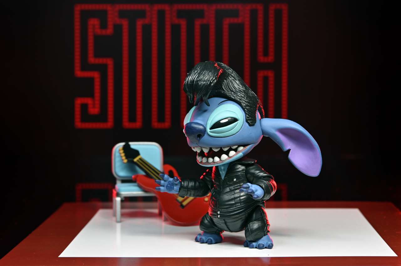 Lilo & Stitch Stitch "Singer Elvis" Ultimate Figurine 8cm – Image 3