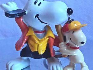 figurine snoopy et porte-cle vintage