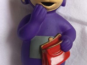 Jouet de bain Tinky Winky Teletubbies violet sac rouge vintage